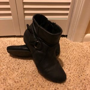Size 9 black ankle boots